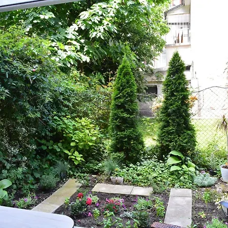 Center With A Backyard Apartmán *