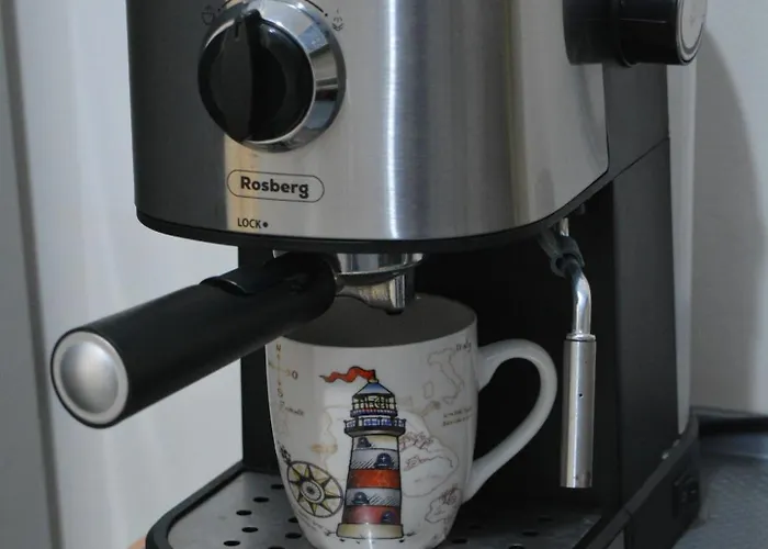 Center With A Backyard شقة *